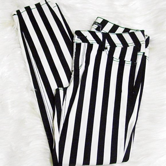 Almost Famous black and white  striped skinny Jeans - Picture 1 of 9
